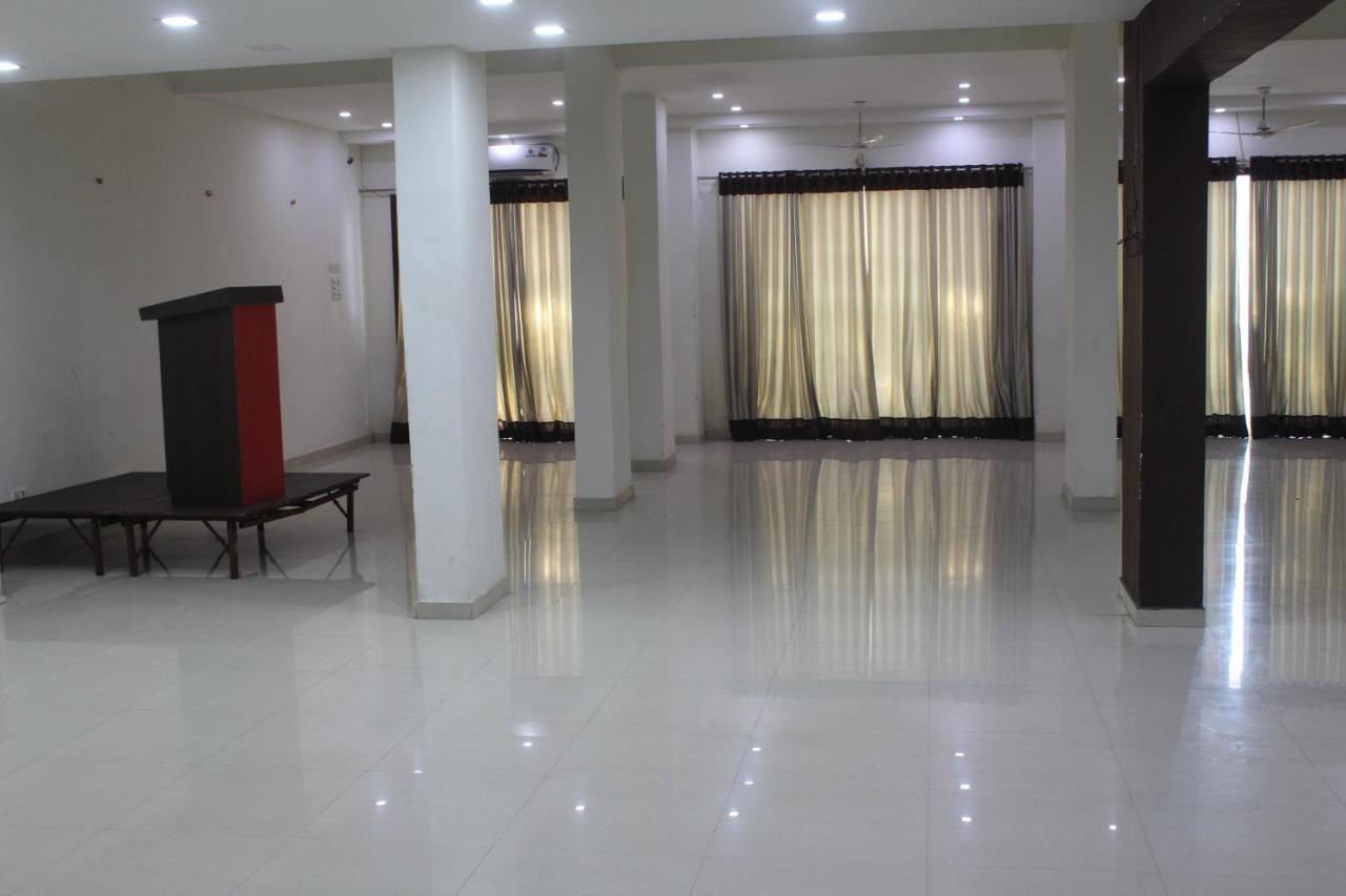 Hotel Ambica Daman Exterior photo